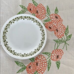 CORELLE 14 Piece Plate Set